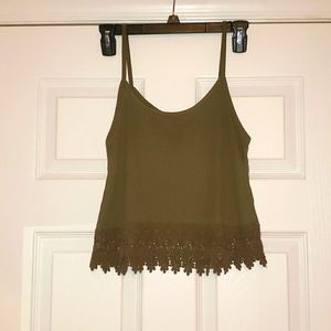Flowy tank top with ruffled pattern